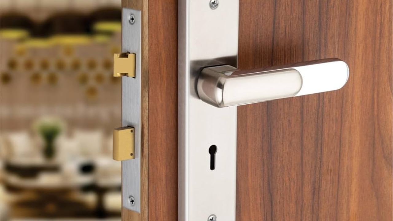 Door lock mechanism