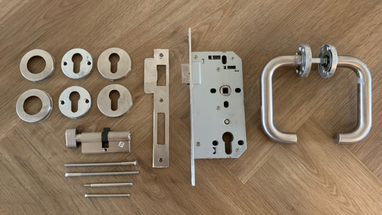 Door lock assembly - IMG